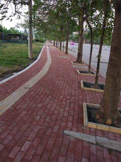 怎樣預(yù)防彩色路面磚在使用中出現(xiàn)問(wèn)題？